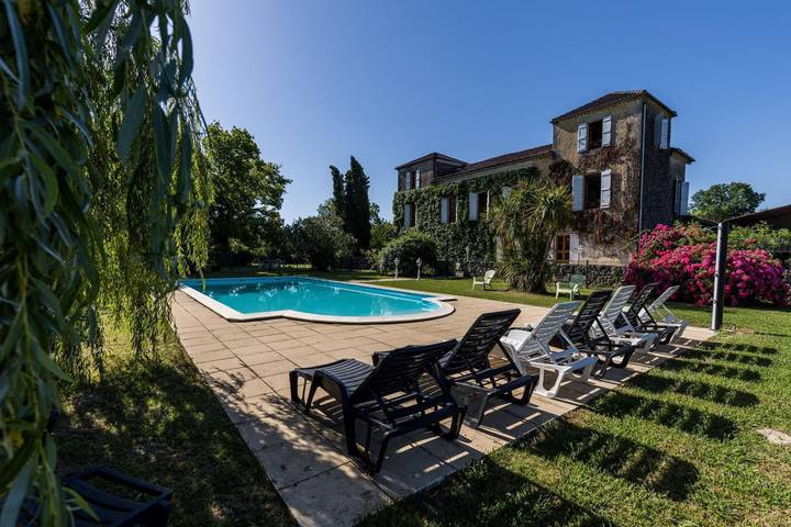 Gîte pour 6 personnes, avec Jardin et Piscine