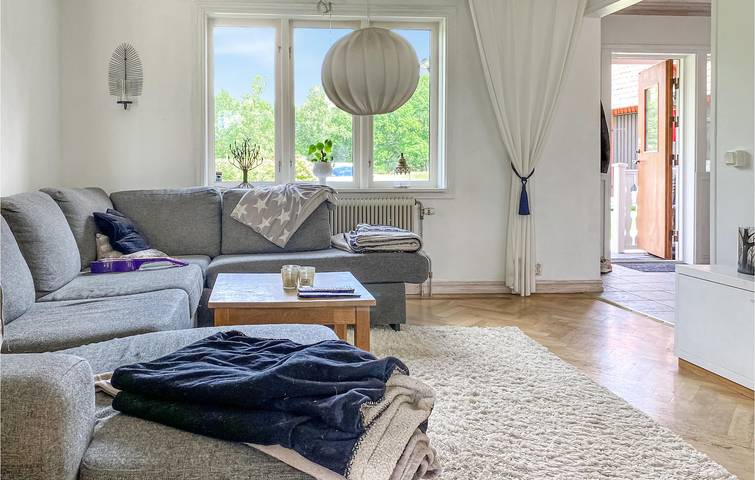 Hus för 8 Personer med bastu in Halland