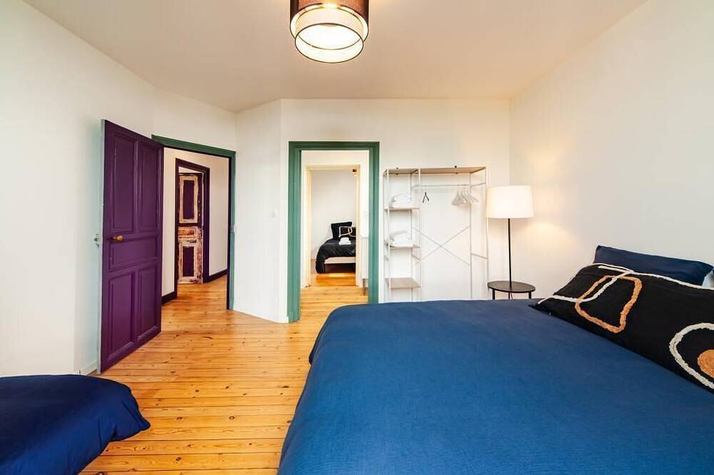 Jolie m'Home*Le Puy du Fou*7 bedrooms, 5 bathrooms, 5 toilets, beds made in Mauléon, Valle del Loira