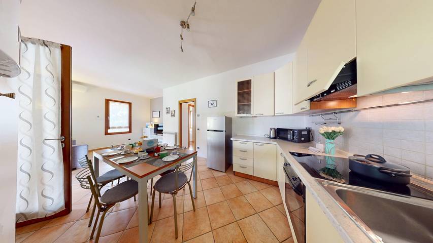 Villa Dolce Riva Lake Escape in Spiaggia Romantica (Manerba del Garda), Manerba del Garda