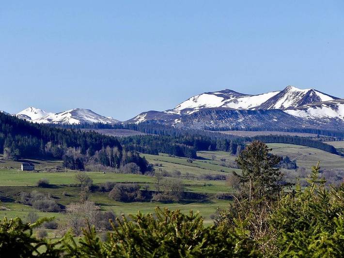 Hôtel pour 2 personnes, avec jardin et vue dans Lac d'Aydat - 3