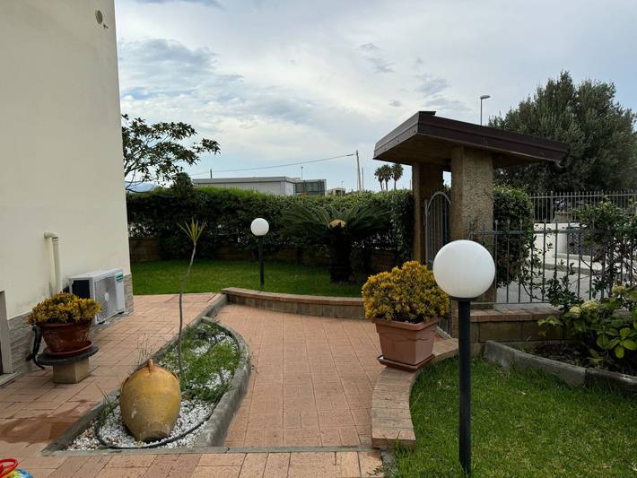 Location de vacances pour 8 personnes, avec jardin dans Marina di Davoli