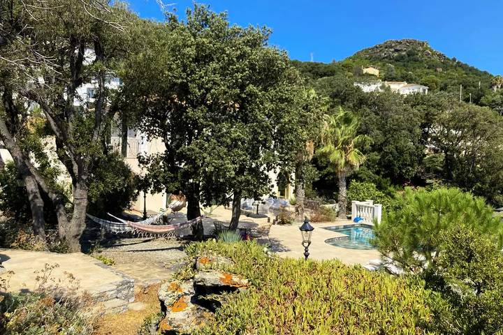 Location de vacances pour 8 personnes, avec terrasse à Brando - 3