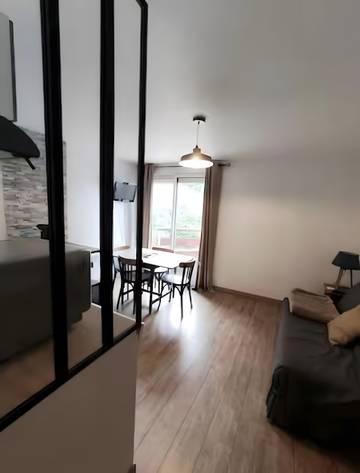 Gîte pour 4 personnes, avec balcon à Les Adrets