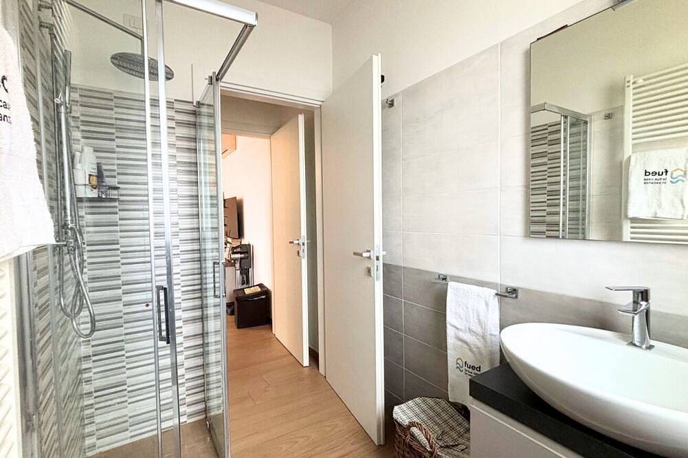 Entire apartment, Cesenatico, new two-room apartment with terrace and garage in Gatteo A Mare, Forlì-Cesena Province