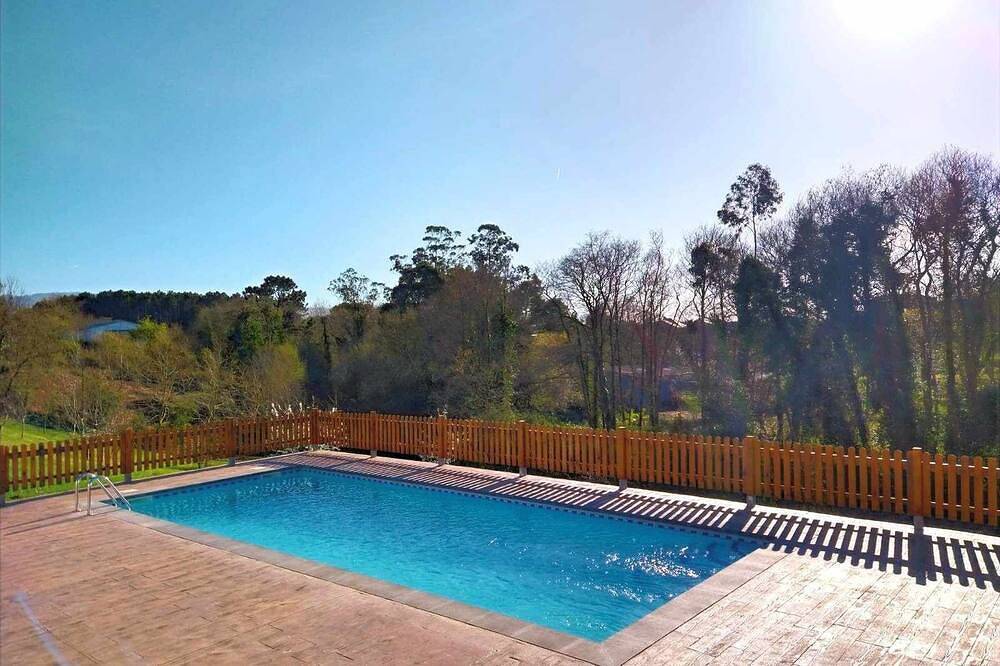 Apartamento entero, Apartamento 3: Con vistas a jardines y piscina in Tapia de Casariego, Costa Verde