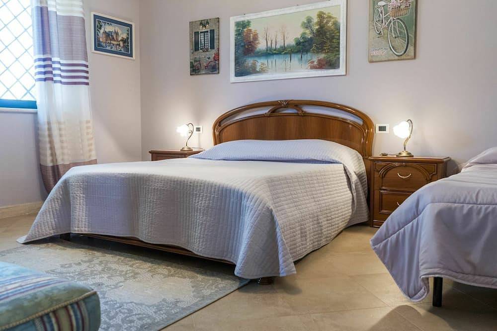 Estupenda casa de vacaciones privada para 10 personas con Wifi, piscina privada, A/C y patio in Marta, Provincia de Viterbo