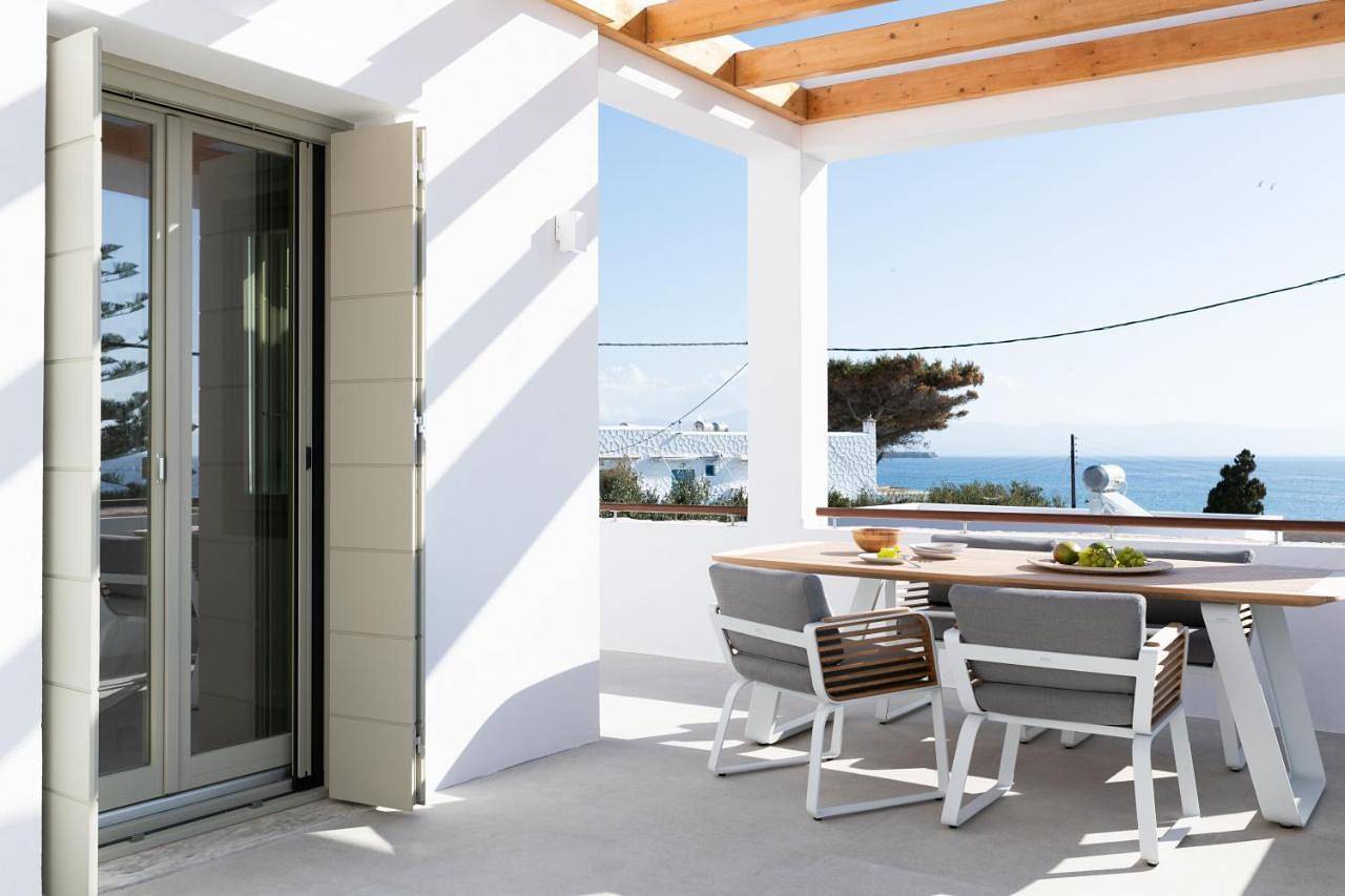 Appartement entier, Triotissa Drios balcony sea view 50m from beach in Paros