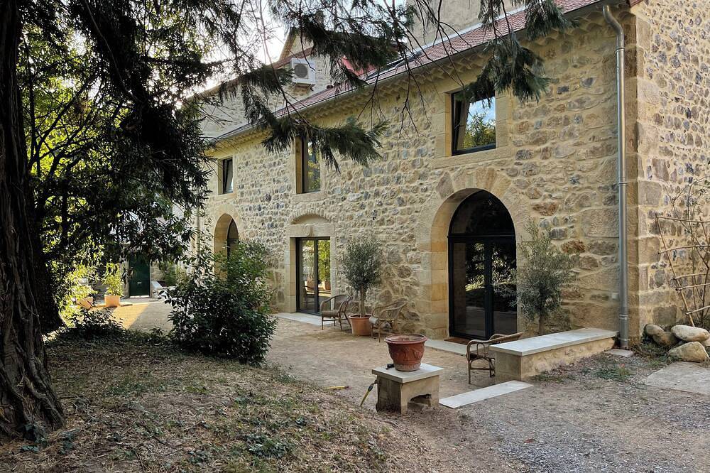 Charming Firmin Cottage house in Vals les Bains\nseasonal rental for 6 pers in Vals-les-Bains, Parc naturel régional des Monts d'Ardèche