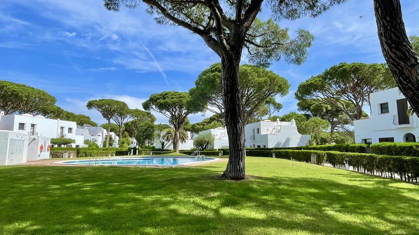 Casa de vacaciones para 6 personas, con piscina para niños y vistas además de terraza y jardín - 1
