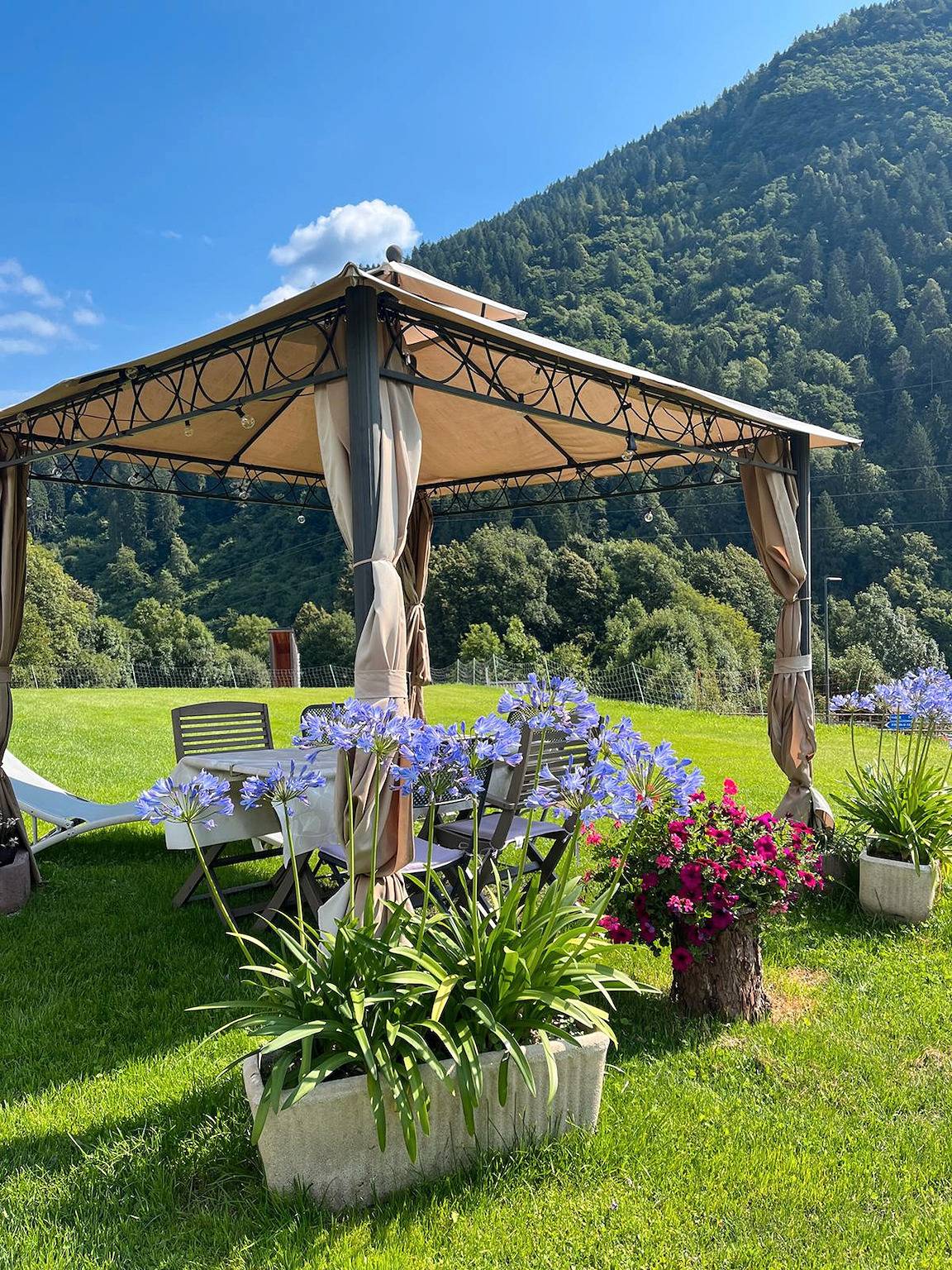 Appartamento intero, Appartamento "Casa Nova" con vista sulle montagne e giardino privato in Villa Rendena, Porte di Rendena