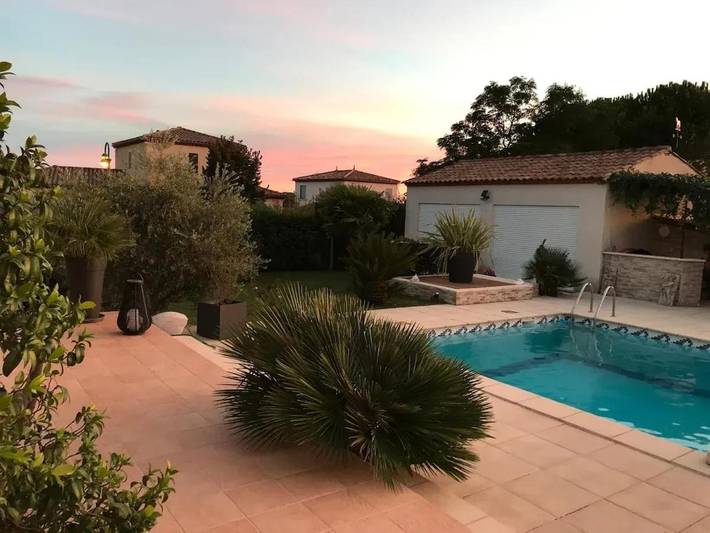 Location de vacances pour 2 personnes, avec terrasse ainsi que jardin et piscine, animaux acceptés à Vérargues - 3