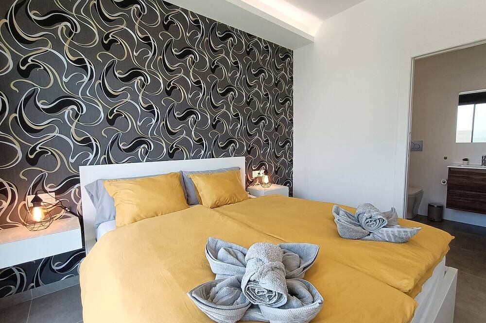 Spacious Vacation Home \"Luxurious\" with Heated Pool in La Herrada, Los Montesinos