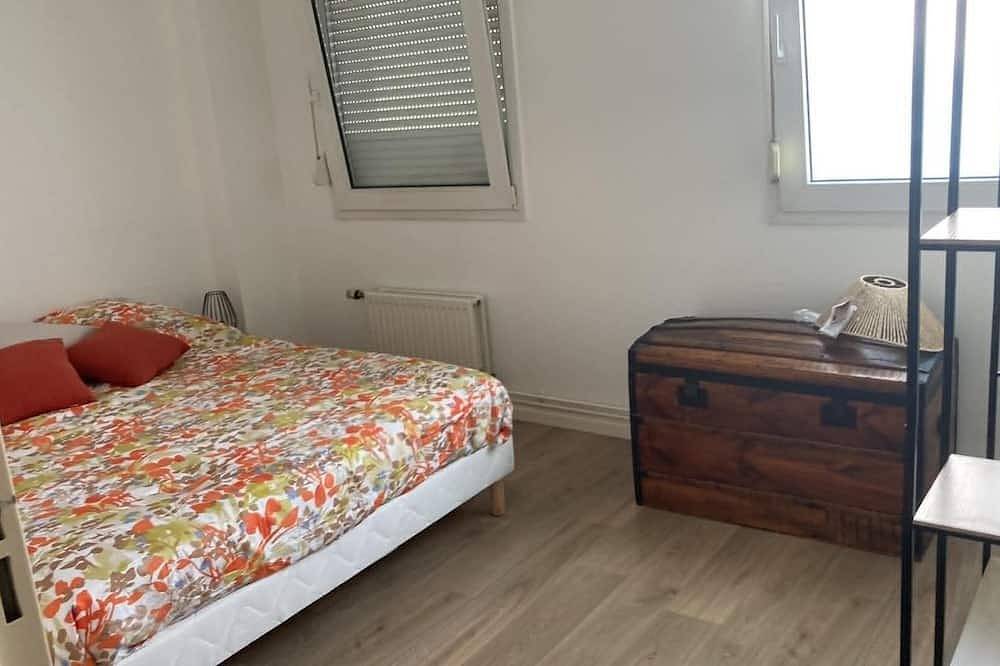 Appartement entier, Appartement 6 personnes + parking au pied du Beffroi d'Arras in Arras, Région d'Arras