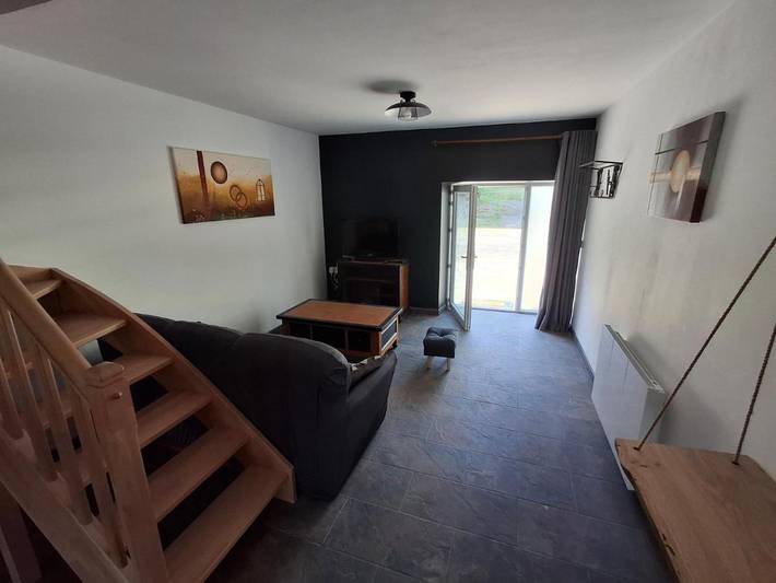 Gîte pour 4 personnes, avec jardin ainsi que terrasse et vue à Valdivienne