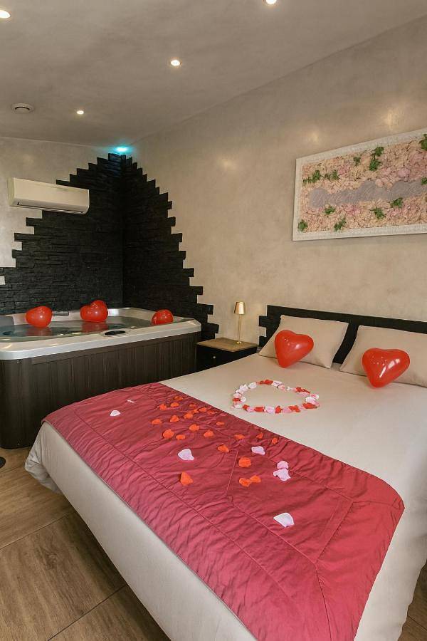 Gîte pour 2 personnes, avec terrasse et jacuzzi à Vitrolles - 2