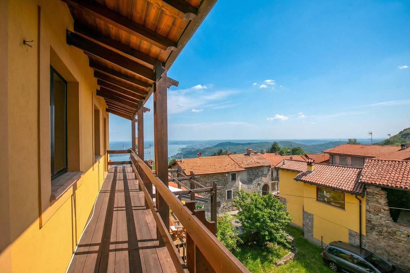 Casa Vacanza per 5 Persone in Comune di Nebbiuno, Alpi Pennine