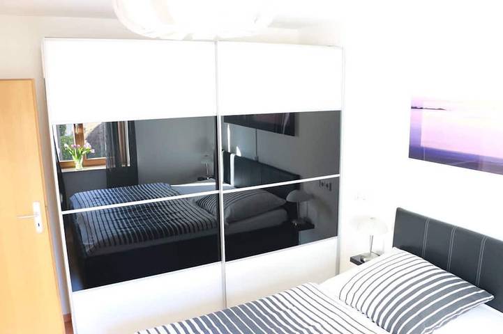 Ganze Wohnung, Ferienwohnung Mainaublick direkt am Bodensee in Unteruhldingen, Uhldingen-Mühlhofen