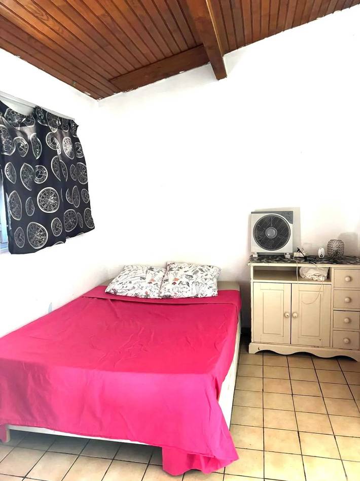Gîte pour 6 personnes, avec terrasse dans Montfavet