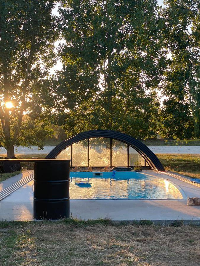 Location de vacances pour 20 personnes, avec Terrasse et Jardin ainsi que Piscine et Vue dans Saint-Guinoux