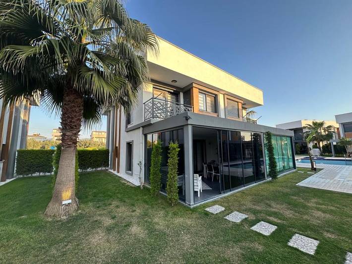 Villa pour 6 personnes, avec vue ainsi que jardin et piscine à Kusadasi - 3