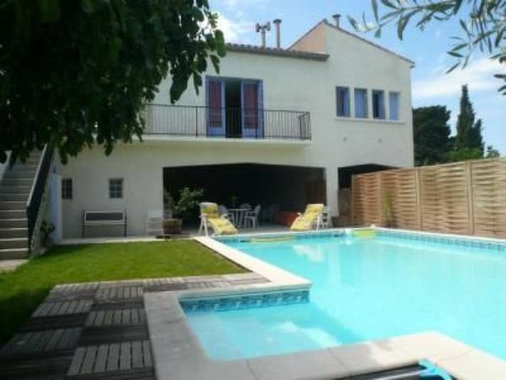 Location de vacances pour 7 personnes, avec Balcon et Terrasse ainsi que Jardin et Piscine à Talairan