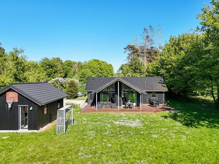 Ferienhaus für 10 Personen, mit Terrasse in Ahl Strand