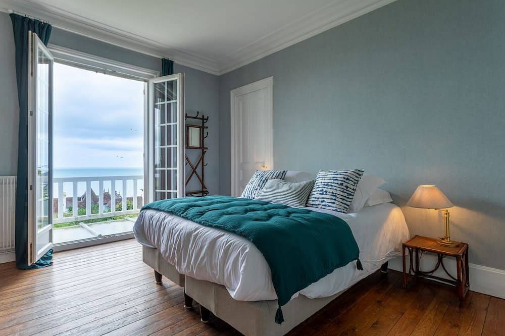 Charming Normandy villa close to the beach, in Villerville. in Villerville, Lisieux und Umgebung