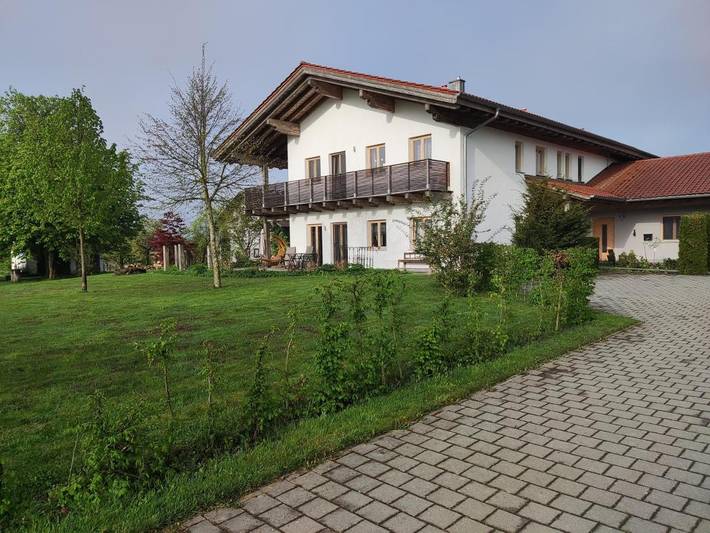 Ferienwohnung für 4 Personen, mit Terrasse und Garten sowie Ausblick