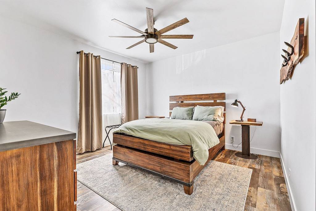 Gathering Tree's 6 Boutique Queen Suites Downtown Retreat in Flagstaff, Coconino Nationalwald