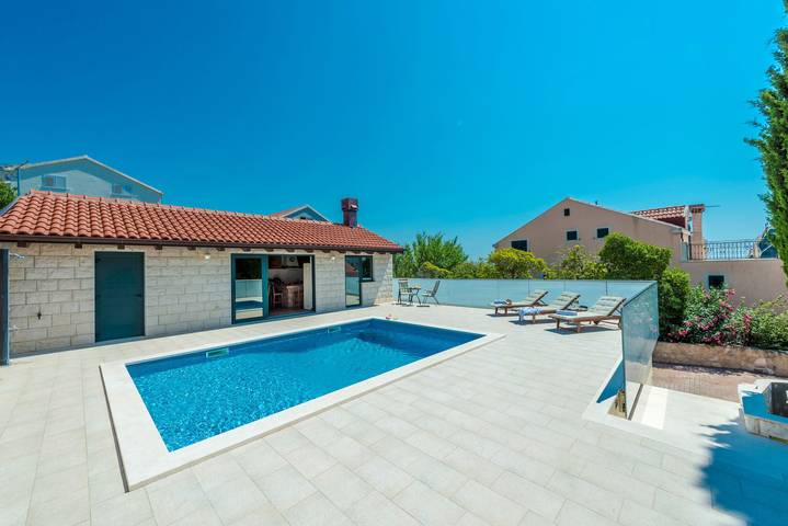 Villa pour 8 personnes, avec balcon et jardin à Srebreno - 3