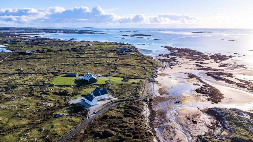 Holiday apartment for 11 people in Ballyconneely