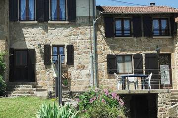 Gîte pour 5 personnes, avec jardin et balcon à Empurany