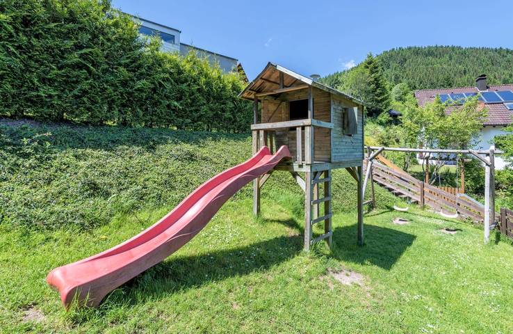 Ferienhaus für 14 Personen, mit Whirlpool und Terrasse sowie Garten und Sauna in Mittlerer Schwarzwald - 4