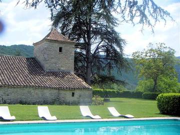 Gîte pour 4 personnes, avec piscine ainsi que terrasse et jardin dans le Tarn-et-Garonne