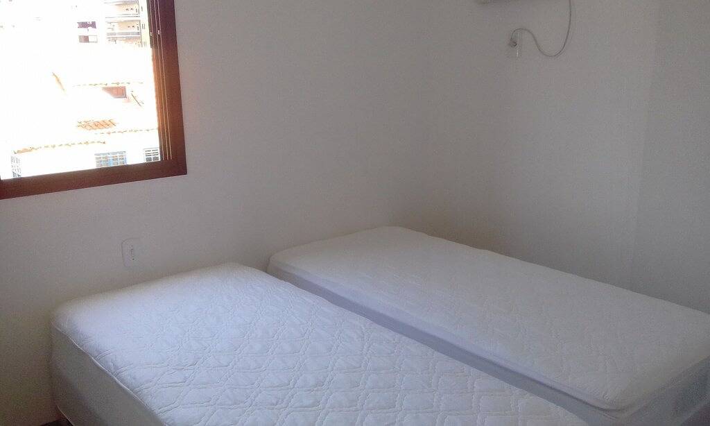 Ganze Wohnung, 400 Meter vom Strand Praia do Forte, Wohnung 2 Schlafzimmer 1 Suite, Netflix und W-Lan * in Braga (Cabo Frio), Praia do Forte Cabo Frio