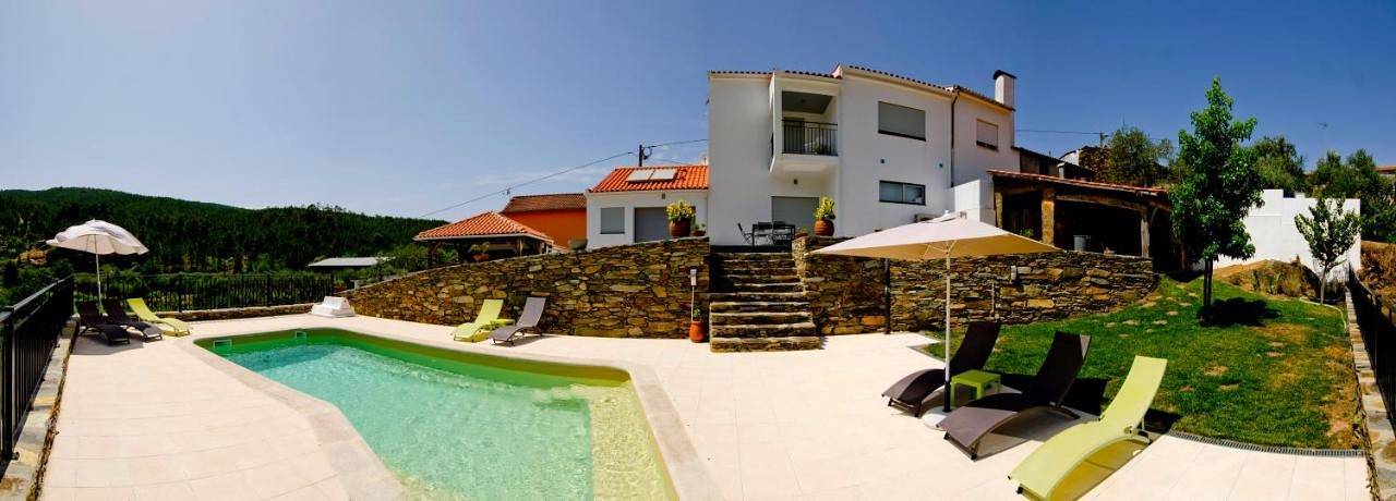 Casa de férias para 8 pessoas, com Varanda e Terraço e ainda Jardim and Piscina em Município de Oleiros