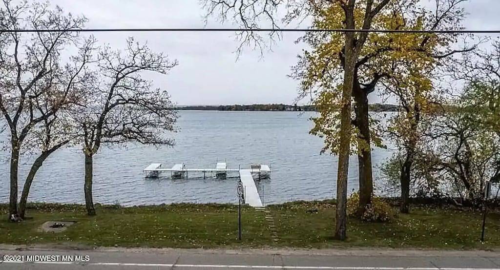 Ganze Wohnung, Condo with Lakefront View. 3 Bedroom, Large entertaining space with Dock / Slip! in Becker County