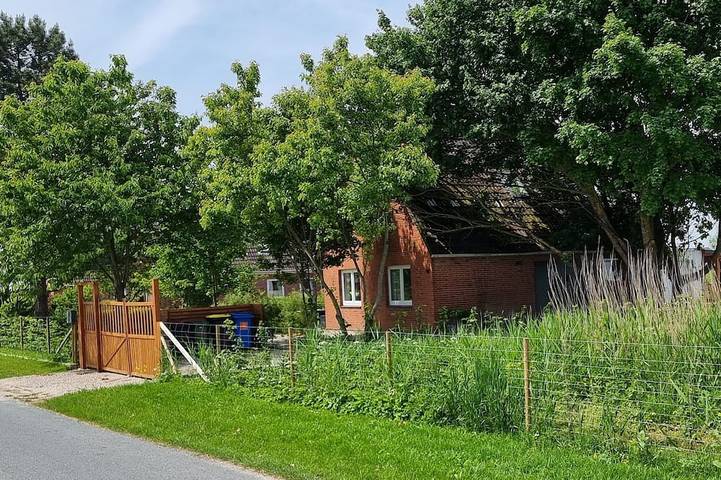 Ferienhaus für 4 Personen, mit Terrasse und Sauna sowie Garten, mit Haustier