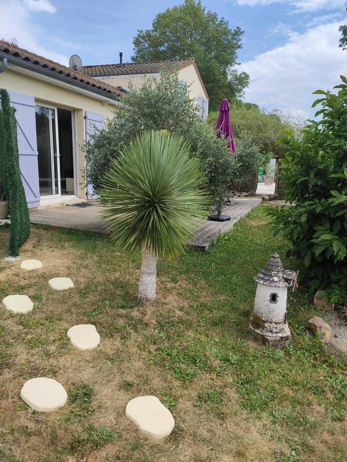 Two-Bedroom House in Saint-Gérons, Région d'Aurillac
