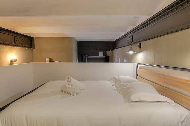 Apartamento entero, Lyon City - New Industrial Loft w/ Mezzanine in Caluire-et-Cuire, Lyon region
