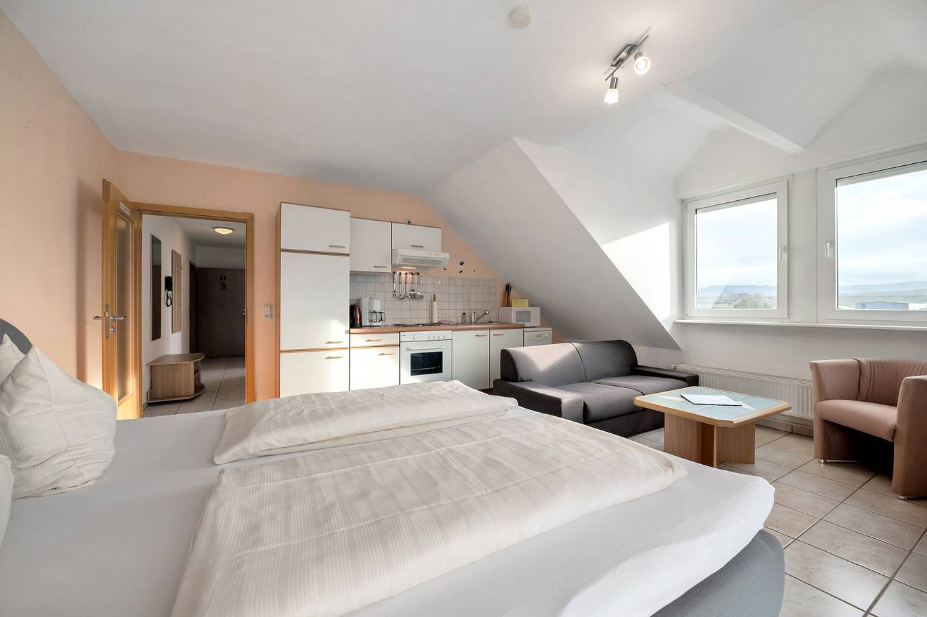 Entire apartment, Apartment 'Fewo Goofy' with Mountain View, Private Garden and Wi-Fi in Thörnich, Moseleifel