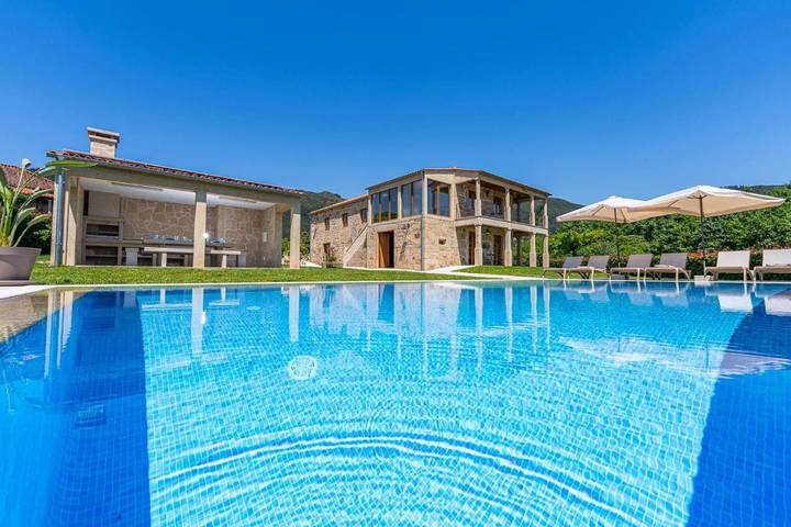 Location de vacances pour 10 personnes, avec piscine et jardin dans Moreira do Lima - 2