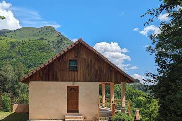 Gîte pour 4 personnes, avec jardin dans Lac du Sautet