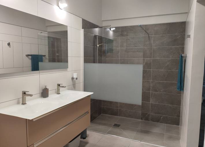 Gîte pour 5 personnes, avec balcon et jardin à Rivière-Salée - 4