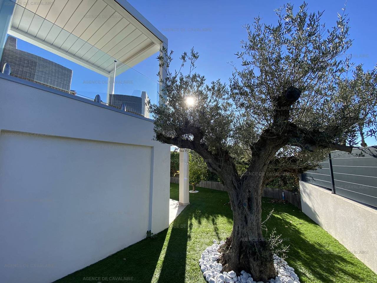 Moderne Villa mit Pool und Klimaanlage in Cavalaire-sur-Mer, Mittelmeerküste (Frankreich)