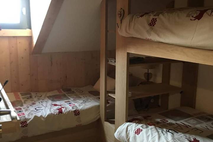Gîte pour 7 personnes, avec balcon à Ustou - 4