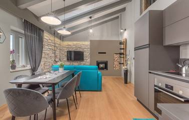 Ferienwohnung für 4 Personen, mit Garten und Balkon in Porec und Umgebung