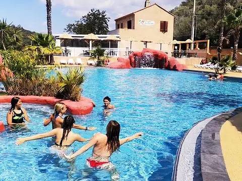 Mobilhome pour 6 Personnes in Saint-Raphaël, Côte méditerranéenne (France)