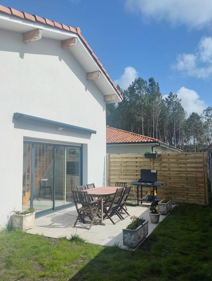 Gîte für 5 Personen, mit Terrasse und Garten in Lit-et-Mixe